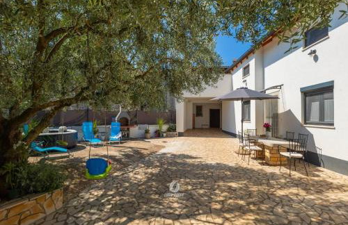 Adorable Home With Private Garden and Bubble Bath - Foto 8