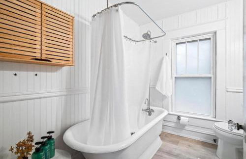 Roberson House Private Pool Walk to DT Sleeps 12 - Foto 20