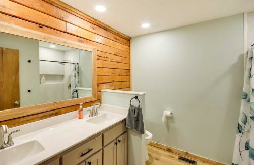 Tranquil Creekside Hideout: Families Welcome! - Foto 13