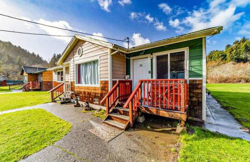 Elk Meadow Cabins 11B Roosevelt Elk - Single Room - Photo 1