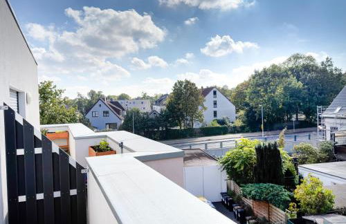 ImmoStay #3 - Penthouse mit zwei Balkonen & Seeblick, Parking & WiFi - Foto 59