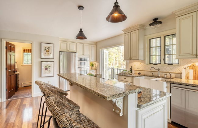 Cortland by Avantstay Charming Heritage Estate w Private Lake Pool - Foto 12