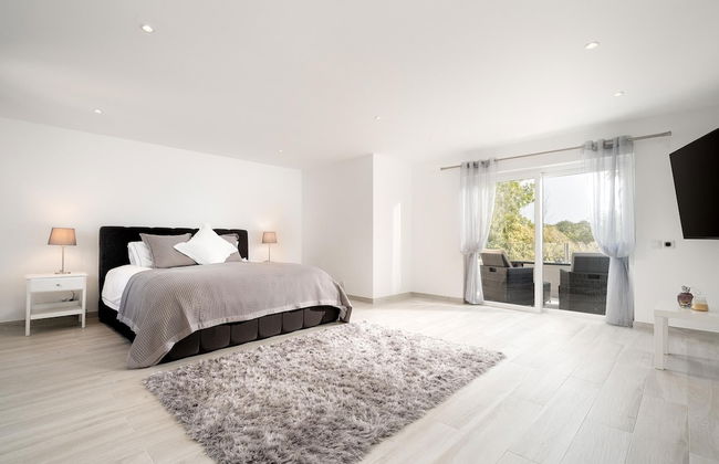 Luxury Almancil Villa With Heated Pool by Ideal Homes - Foto 2