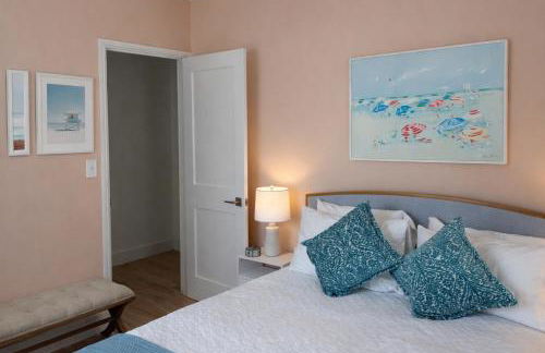 The Peacock Bungalow- Heated Pool & Jacuzzi- 5 min to beach! - Foto 18