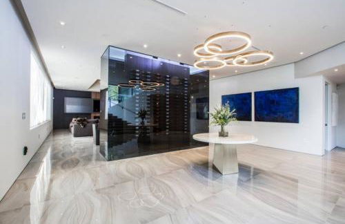 Beverly Hills Luxurious 4BR Villa with Pool and Views - Foto 18