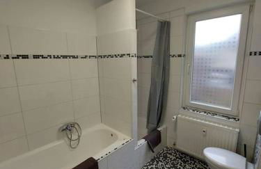 Schöne helle 50qm Suite mit großer Küche - Foto 3