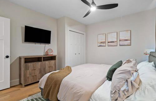 Spacious 4BR in Kamms Corners Cleveland - Game Room - Sleeps 9 - Foto 23