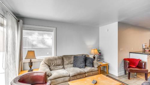 Near Hiking Cozy Anchorage Retreat with Fireplace! - Foto 5