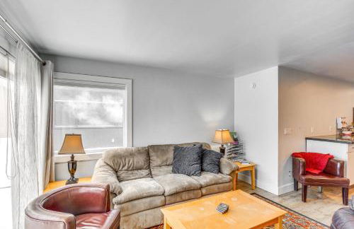 Near Hiking Cozy Anchorage Retreat with Fireplace! - Foto 5