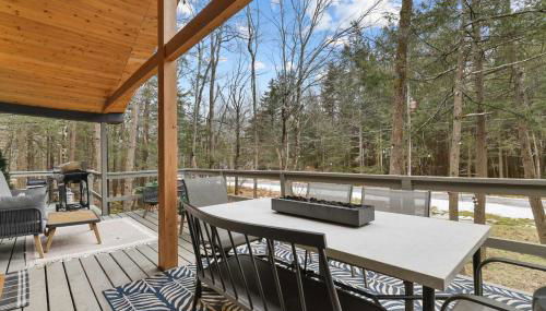 Evergreen Escape Hot Tub Firepit Resort Pool - Foto 4