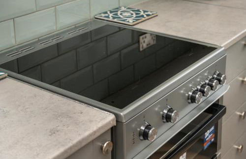 Parking - Garden - Views - M4 Work Stay - Photo 28