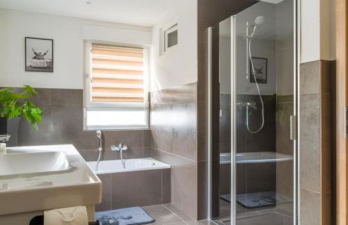 Wunderschöne möblierte Wohnung Neuwertig - Foto 14