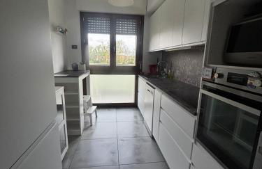 Modern Apartment with Balcony 2 Bedrooms & 2 Bathrooms near Cremona Fair - Photo 10