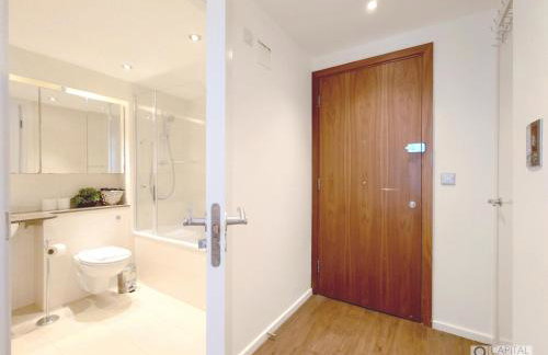 Deluxe One Bed Apartment by London ExCeL & O2 - Photo 9