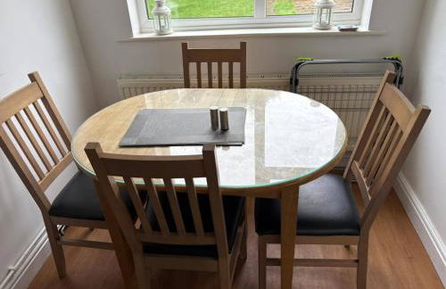 Tranquil Wolves Retreat with 4 Bedrooms - Foto 16