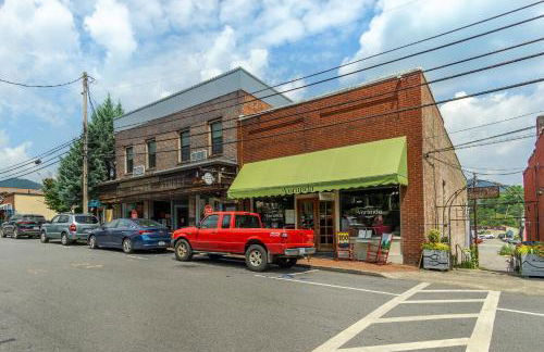 Cherry Street Loft (A) Pet-Friendly & In the Heart of Downtown Black Mtn! - Foto 16