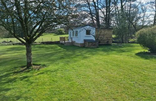 Riverside Cabin - Sleeps 2 - Hottub - Parking - Foto 37