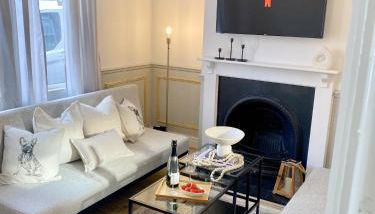 Carlton House - Photo 3