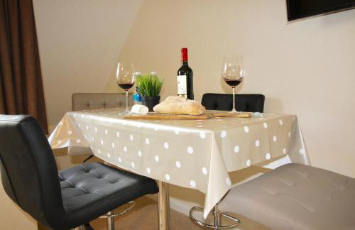 AmberBlue@Epsom - Photo 23