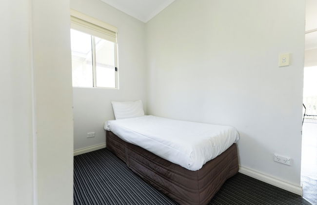 Highway 1 Holiday & Lifestyle Park - Foto 12