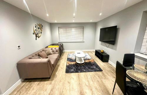 Lovely 2 bedroom 2 bathroom Apartment - Photo 22