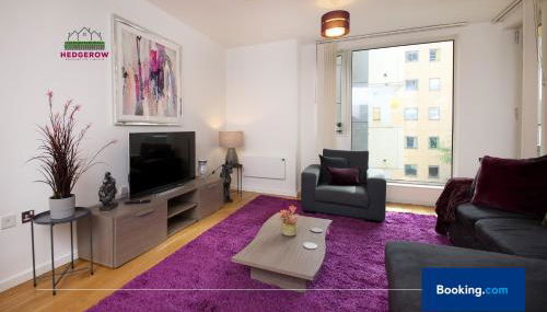 Premium Deals on Modern 2 -Bed 2-Bath Central City for Movers & Pros by Hedgerow l Embrace comfort and ease with our inviting 2 bedroom apartment l Attractions like Science and Industry Museum, Manchester Museum & Manchester Art Gallery - Foto 4