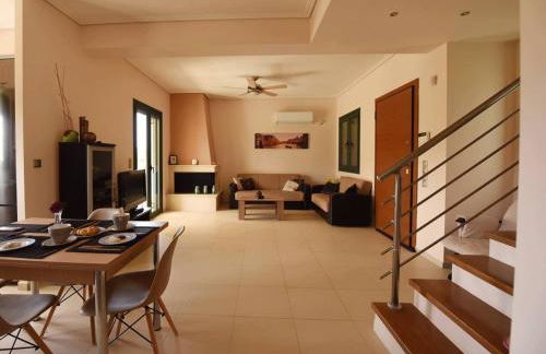 Panelma Villa Tranquil Coastal Retreat in Zacharo - Foto 3