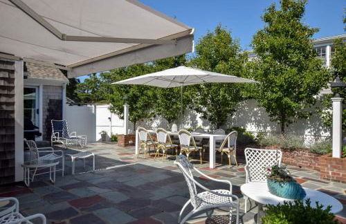 Designed for vacation Easy 0 3 mi walk to Grey Neck Beach - Photo 4