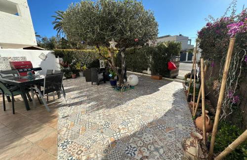 Bonito apartamento con gran terraza y piscina comunitaria AV-08 - Foto 42