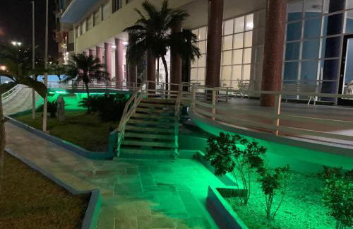 OCEAN FRONT ÍCONE ARQUITETÔNICO de Artacho Jurado Conforto WiFi 500mb Varanda e Vista Magnifica do Mar - Foto 12