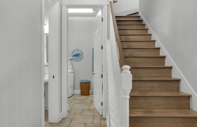 4BR Home, Private Pool, Steps From Beach, Minutes to Top Attractions - Foto 49