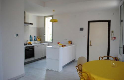 Casa Amarilla Sacra Famiglia Padova - Photo 8