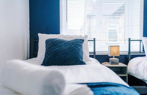 Charming 2 Bed House, Sleeps 6, Free parking, Contractors welcome - Foto 15