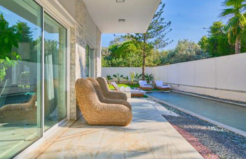 Luxury Villa with Pool, BBQ & Garden in Vouliagmeni - Foto 62