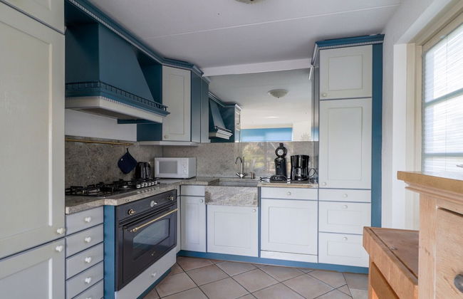 Villa on the Water With Sauna in Friesland - Foto 6