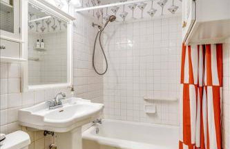 A Retro Retreat for Shaken or Stirred Memories - Foto 6