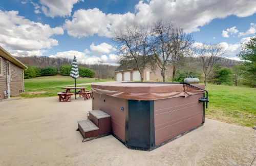 Game Room and On-Site Pond Laurelville Retreat! - Foto 1