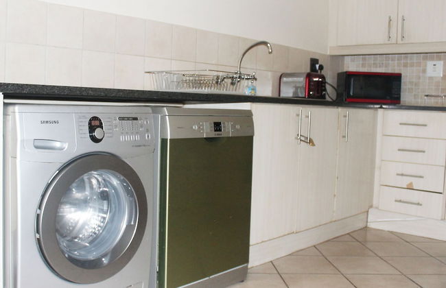 Cozy 3 Bed Duplex ,sleeps 6 With Double Bathroom - Photo 23