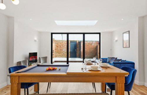Deluxe 5 Bed House in London - Pool Table - Foto 1