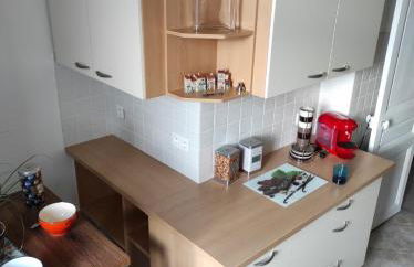 Pretty and quiet top floor 2 bedroom flat in the port area of Nice - Photo 9