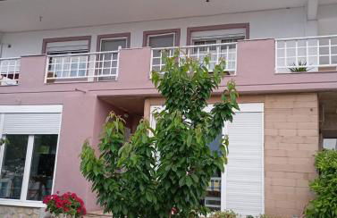 DOM RASPALOZEN NI DALEKO OT MORE I PRIRODi - Foto 1