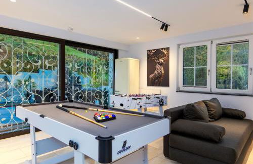 Waldklang Refugium Schwarzwald - eingezäunt - Außen-Sauna - Tischkicker - Billard - Foto 2