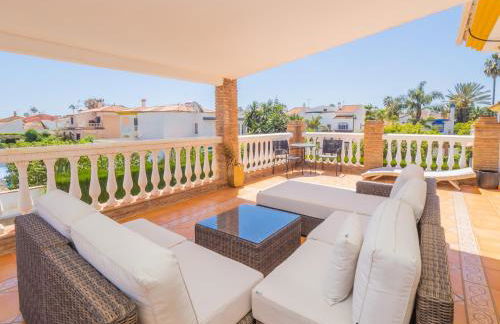 Cubo's Villa Yedra Guadalmar - Photo 35