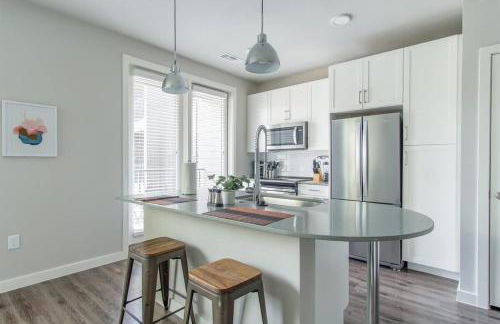 Boulevard Stays Pool Gym Parking 1BR King Suite C - Foto 12