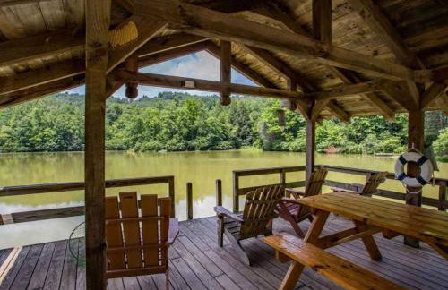 Above the Clouds Log Cabin, Hot Tub & Views! - Photo 40