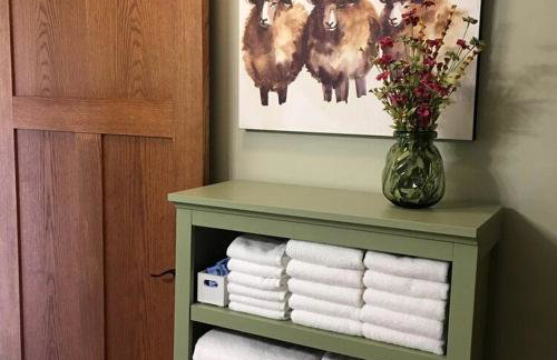 Family-Friendly Historic Barn Rental on Hobby Farm near Frederic, Wisconsin - Foto 22