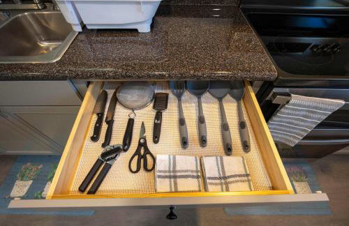 4 Min to Downtown - 11 to Elon - Washer and Dryer - Foto 40