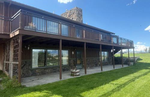 Charming Riverfront Guest House with Deck Overlooking Madison River, Near Ennis, Montana - Foto 9