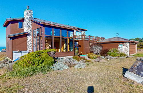 Oceanfront Retreat Close to Activities & the Beach - Photo 21