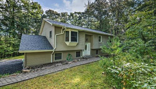 Hot Tub and Yard Stroudsburg Home in Poconos - Foto 3